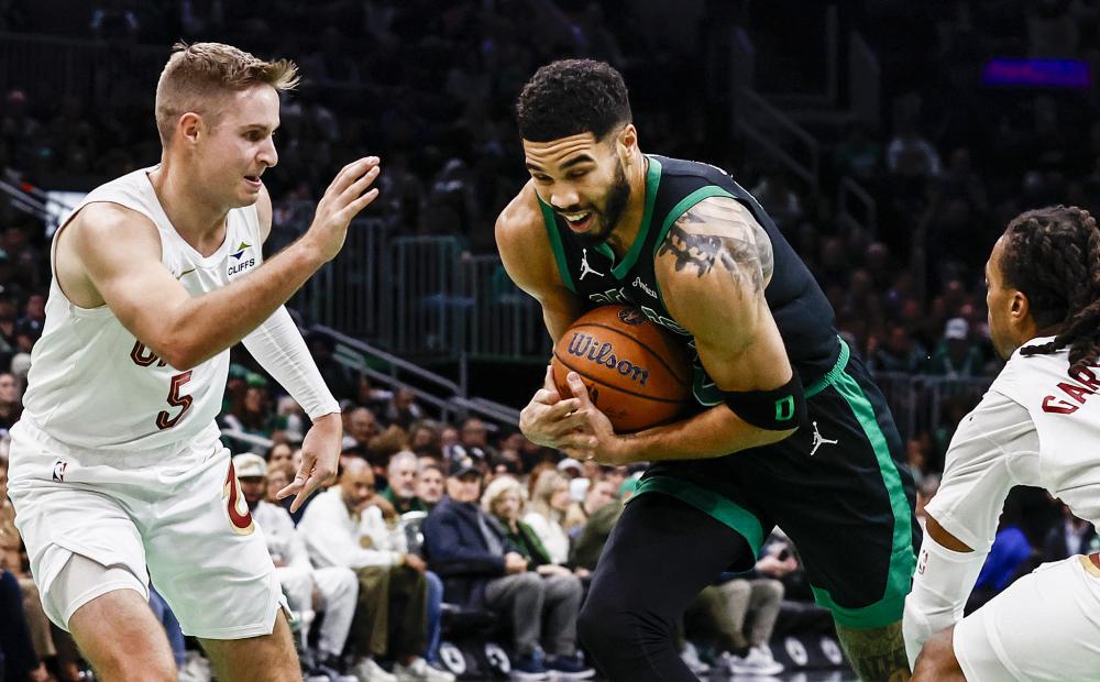 乒超联赛首日晚间场战报：樊振东助队惊险取胜 梁靖崑横扫对手